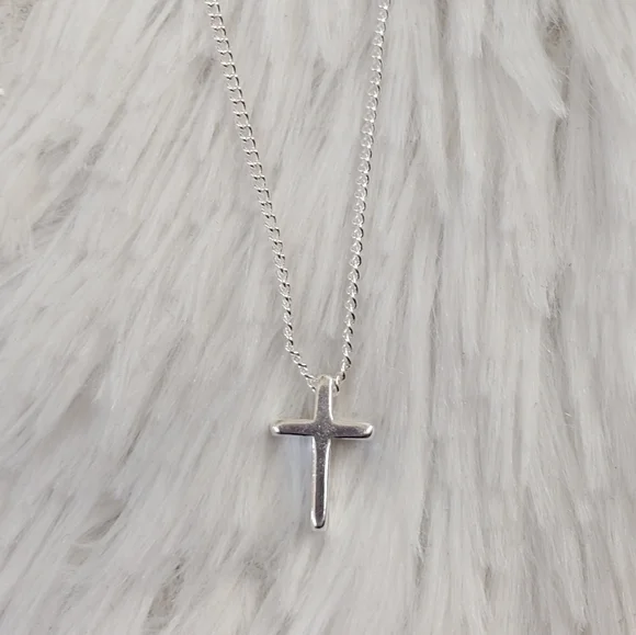 NEW Silver Small Cross Pendant Necklace - Picture 2 of 3